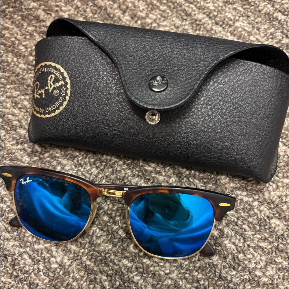 Ray-Ban Clubmaster Tortoise Frame with Blue Lenses - Picture 2 of 3